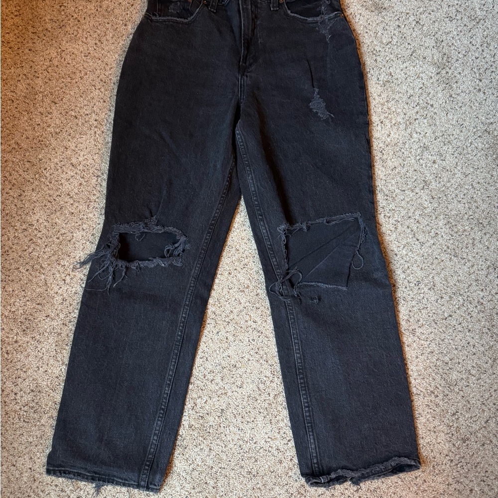 A&F The 90’s Straight Ultra High Rise (Curve Love) Distressed Black Jeans